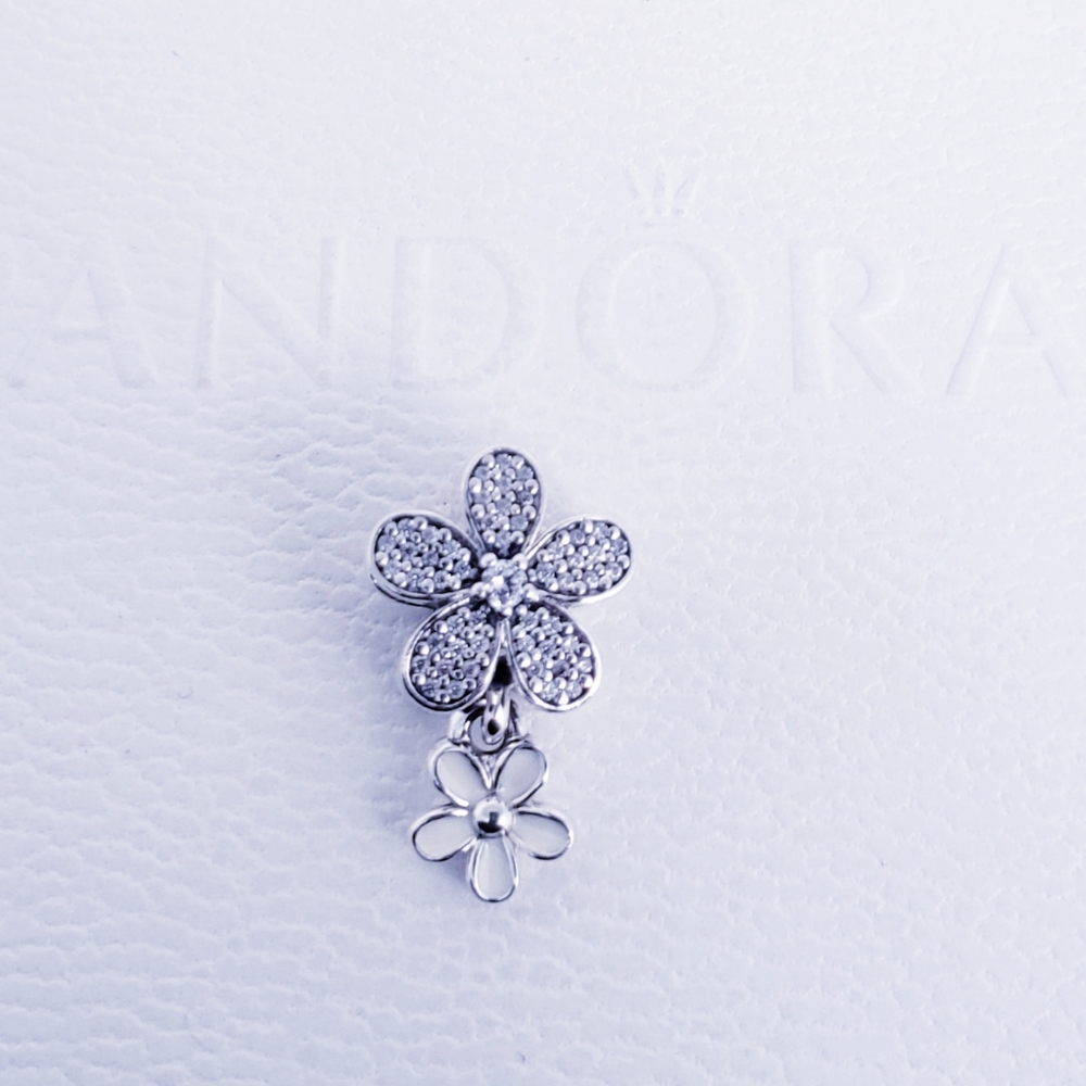 🌼Authentic Pandora ⭐️RETIRED⭐️ DAISY CHARM - Picture 4 of 6